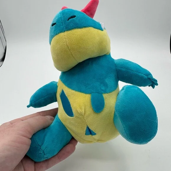 Pokemon Sitting Croconaw 9” Plush w/ Suction Cup Window Cling - Picture 5 of 8